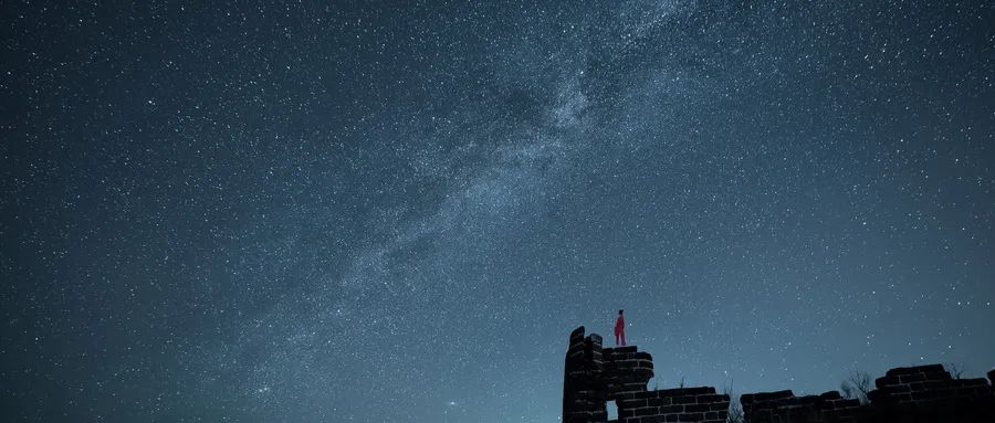 愛是那么地困難，因?yàn)槟銦o(wú)法允許別人自由存在