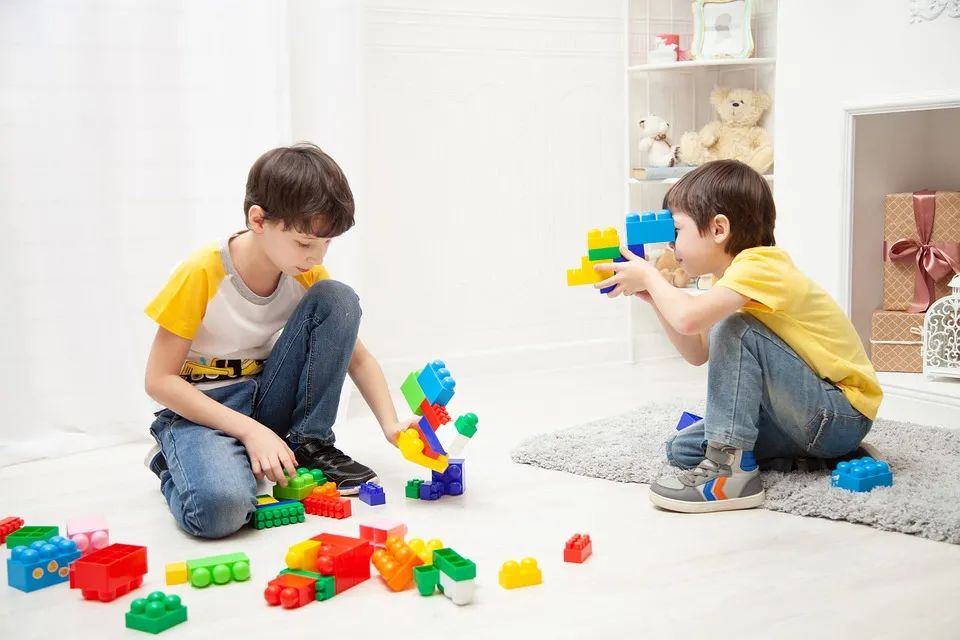 小孩的社交，不喜歡和其他小朋友一起玩怎么辦？
