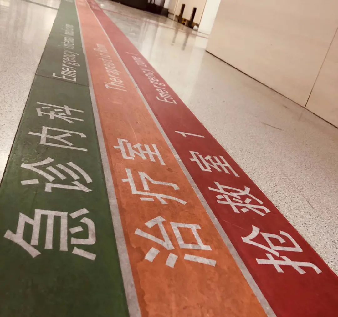 抑郁之后，丈夫開始拉著我的手睡覺