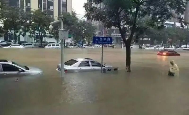 河南洪水之中，心理的創(chuàng)傷如何撫平？