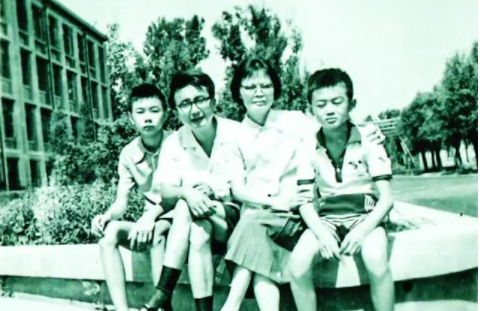 關于《能不能寫寫我們的天才兒子》