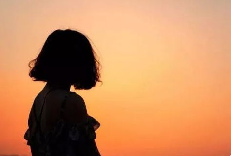 如何克服自我中心？