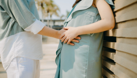 誰說到了年紀(jì)就該結(jié)婚