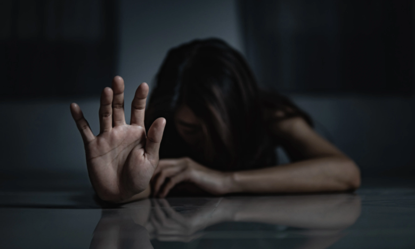 人緣不好，總是自我懷疑？你可能是被霸凌了！