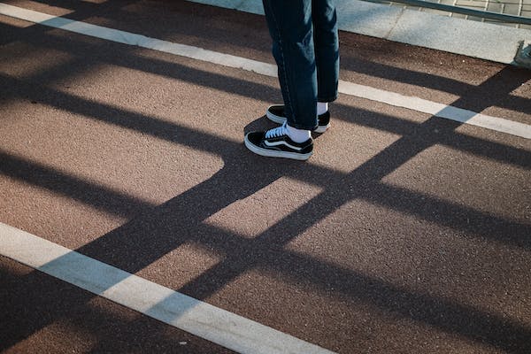 從“家庭三角關(guān)系”談家庭的裂變與和諧